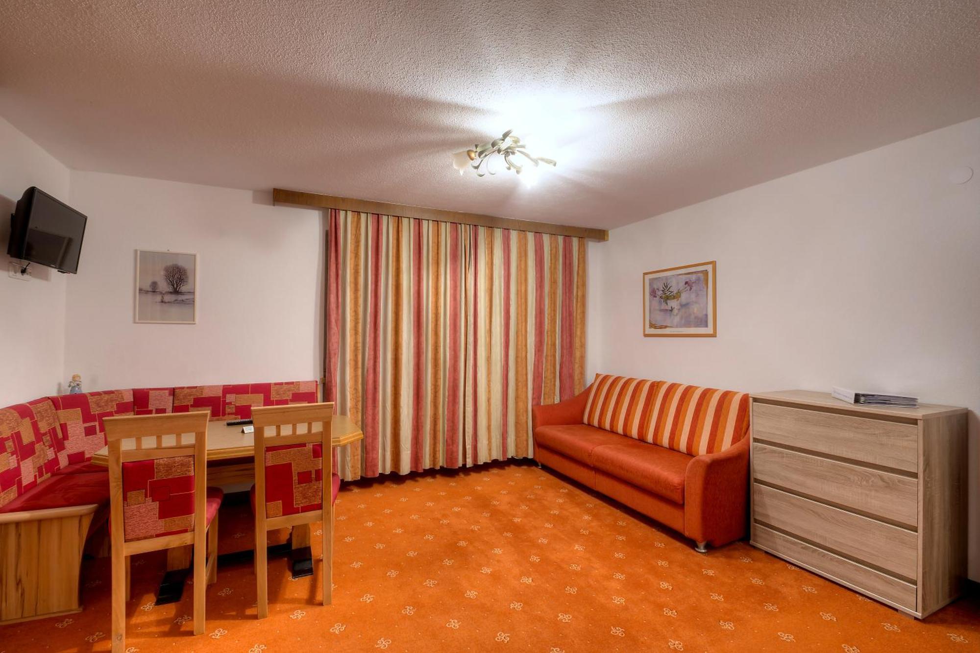 Ferienhaus Bergkristall Pettneu am Arlberg Rom bilde